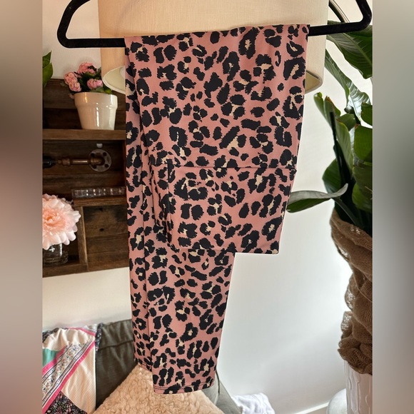 Onzie Pink Leopard Print Leggings - Picture 1 of 5